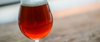 Красное пиво производят по другой технологии, поэтому оно и приобретает такой приятный и оригинальный окрас.